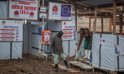 RDC : Kinshasa assouplit la quarantaine et évalue le risque au cas par cas face à l’épidémie d’Ebola