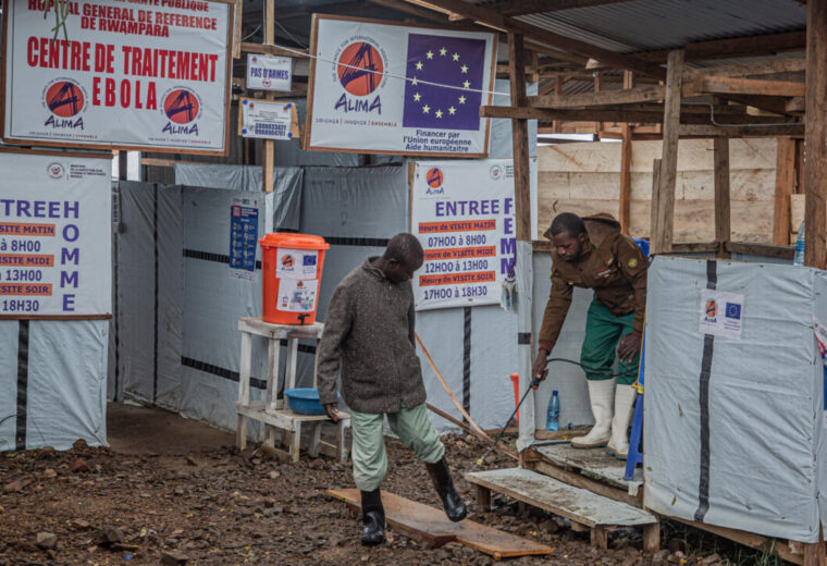 RDC : Kinshasa assouplit la quarantaine et évalue le risque au cas par cas face à l’épidémie d’Ebola