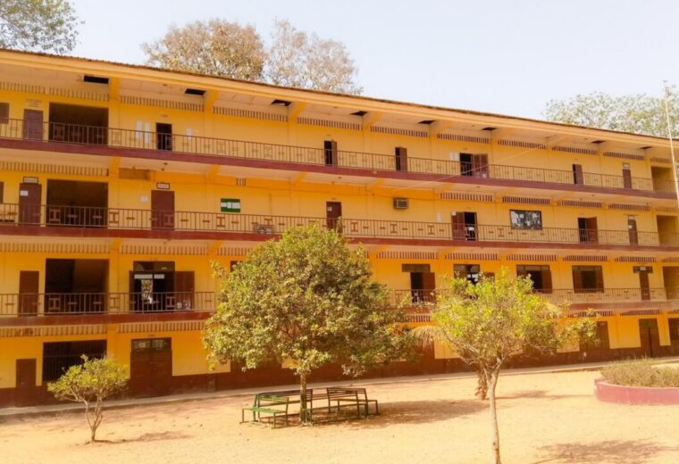 Guinée: un lycéen détenu pour suspicion de fraude au bac meurt à Kindia