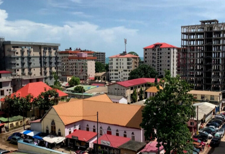 Conakry : deux immeubles effondrés, la question des contrôles sur les chantiers relancée