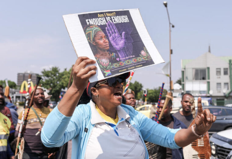 « Suis-je la prochaine ? » : en Afrique du Sud, des féminicides en série sèment effroi et colère