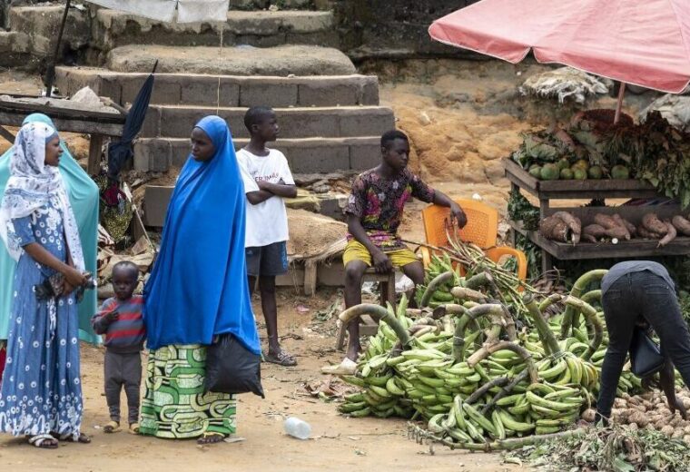 Cameroun: à Yaoundé, plusieurs centaines de personnes manifestent contre la multiplication des féminicides