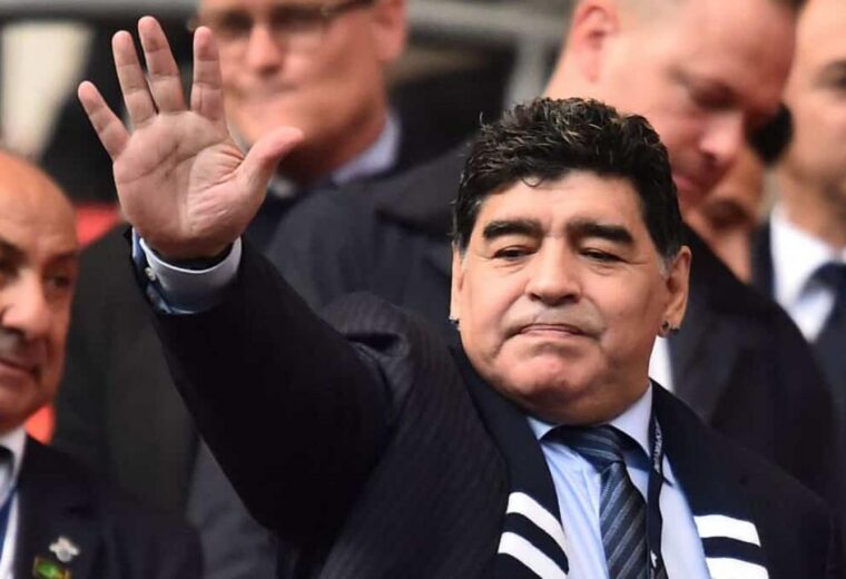 Un cardiologue: le décès de Maradona « soudain et imprévisible » au procès des soignants