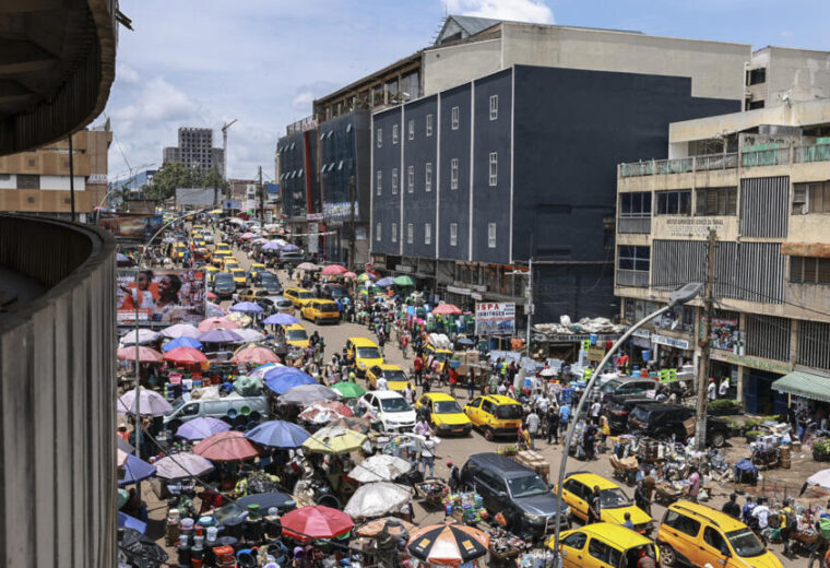Cameroun: des milliers de taxis arrêtés pour non-conformité à de nouvelles règles d&rsquo;indentification