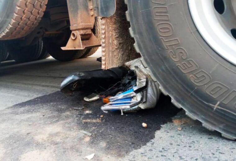 Drame à Mbour 1 : un jeune conducteur de moto Jakarta fauché par un camion
