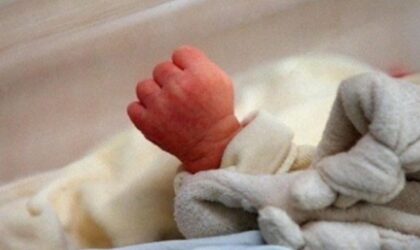 Point E : un bébé abandonné sur un étal de fruits, la vendeuse voulait…