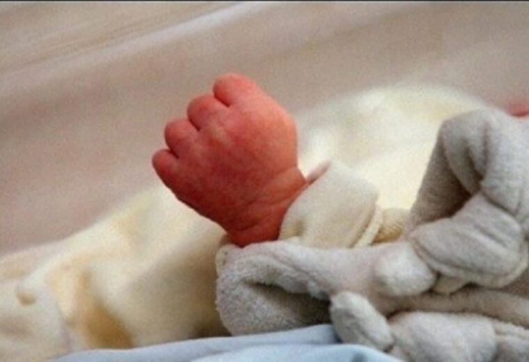 Point E : un bébé abandonné sur un étal de fruits, la vendeuse voulait…
