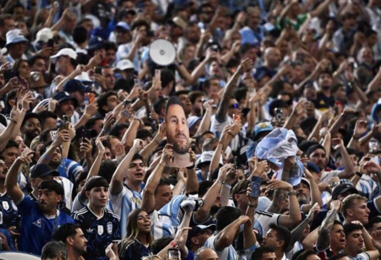 Les supporters argentins ont encore chambré les Anglais au jubilé de Lionel Messi à Buenos Aires