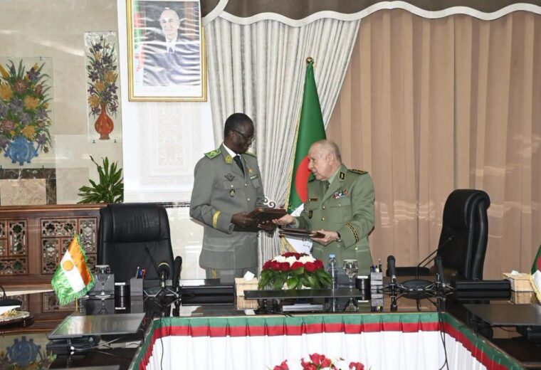 Le Niger et l’Algérie signent un protocole d’accord dans le domaine de la coopération militaire