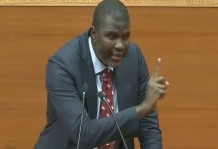 Amadou Ba dénonce des « budgets cachés » sur l’énergie et les bourses familiales