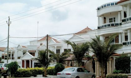 Dakar : loyers haut de gamme en baisse de 10 à 30 % en deux ans, pénurie de petites surfaces abordables