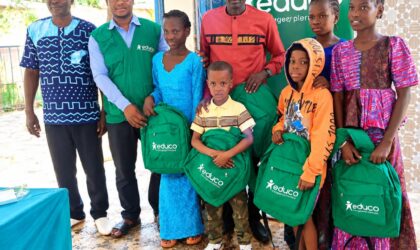 Educo distribue 1 900 kits scolaires dans 10 écoles rurales de Médina Yoro Foulah